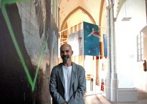 Räume der Kunst in den Kirchenraum gebaut: Der Bielefelder Maler Philipp