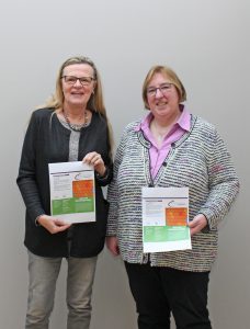 Laden zu Stärkungstagen für Ehrenamtliche ein: Ehrenamtskoordinatorin Susanne Bornefeld und Diakonie-Pfarrerin Elke Hansmann. Foto: EKP/Oliver Claes