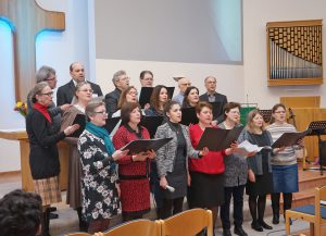 Zum Programm der Themenwoche gehörten auch Auftritte des Chores der Kirchengemeinde. Foto: Waldemar Reisch