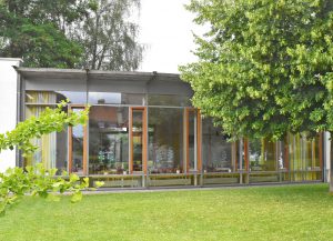 Herzstück des Gemeindezentrums und ein Ort der Begegnung ist der architektonisch gelungene Gemeindesaal des Martin-Luther-Gemeindezentrums- FOTO: HEINZ WILFERT
