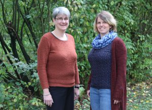 WERDEN EINGEFÜHRT: Pfarrerin Daniela Walter (links) am 1. Advent und Pfarrerin Elisabeth Goller am 3. Advent. FOTO: HEIDE WELSLAU