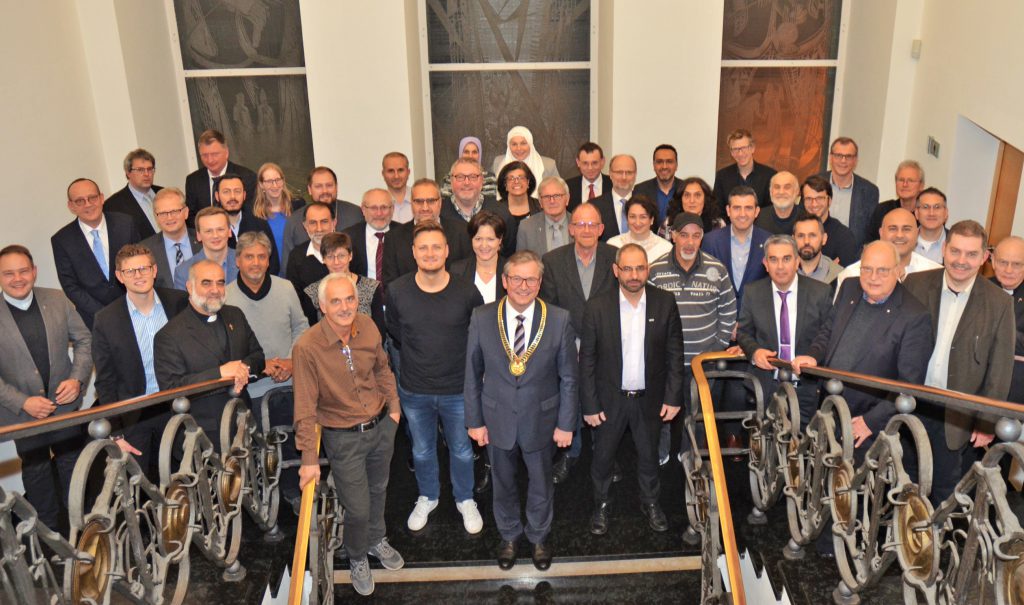 Tradition: Die Vertreterinnen und Vertreter der Religionen und Glaubensgemeinschaften beim Empfang im Historischen Rathaus Paderborns. FOTO: STADT PADERBORN