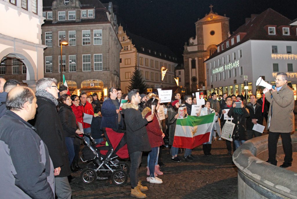 Bereits im Januar 2018 fand in Paderborn eine Demonstration für Freiheit und Menschenrechte im Iran statt. FOTO: EKP-ARCHIV/HEIDE WELSLAU