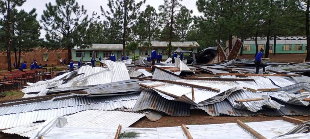 Der Sturm hat die Karambi Secundary School stark beschädigt.Foto: Kirchenkreis Kusini B 