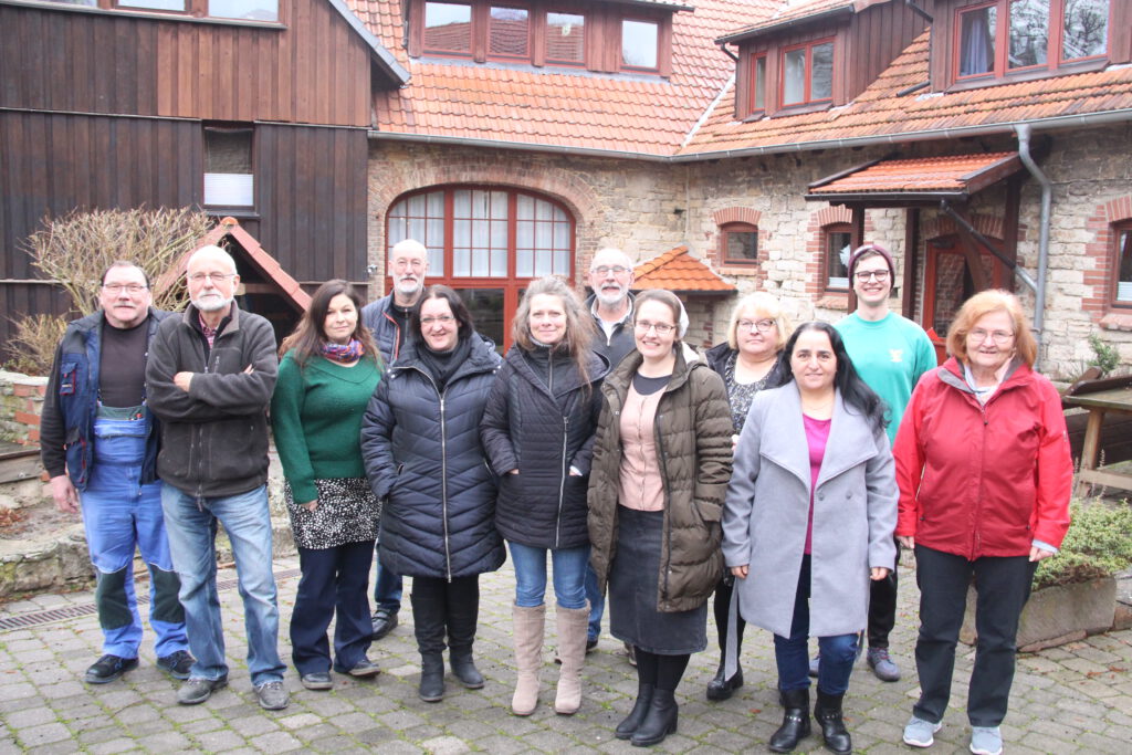 Das Team des Kirchberghofs bereitet den Saisonbeginn vor. Ab dem Ende Januar sind wieder Gruppen im Haus. Foto: Burkhard Battran