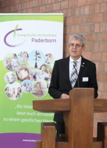 Superintendent Volker Neuhoff sprach sich beim Rückbau im Kirchenkreis für eine „Kultur des Abschiednehmens“ aus. Foto: EKP/Oliver Claes