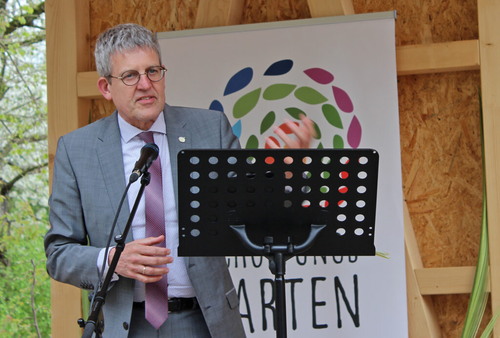 Volker Neuhoff, Superintendent des Evangelischen Kirchenkreises Paderborn als Träger des Schöpfungsgartens, wünscht sich, dass von diesem Ort Segen ausgeht.Foto: EKP/Oliver Claes