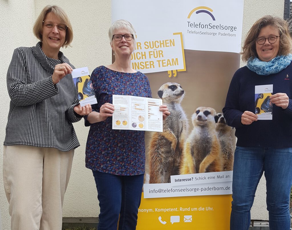 Das Hauptamtlichen-Team der Telefonseelsorge Paderborn: (v. l.) Pfarrerin Dorothea Wahle-Beer, stellv. Leiterin; Dipl. Theol. Monika Krieg, Leiterin und Stephanie Rohde, Verwaltungskraft.Foto: Privat