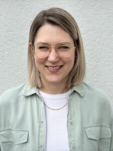 Melanie Hellmers wird als Gemeindepfarrerin der Evangelischen Kirchengemeinde Altkreis Warburg verabschiedet.Foto: Privat