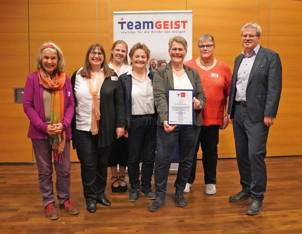 Die Delegation aus Borchen freut sich über die „TeamGEIST“-Auszeichnung.Foto: Kathrin Bennemann 