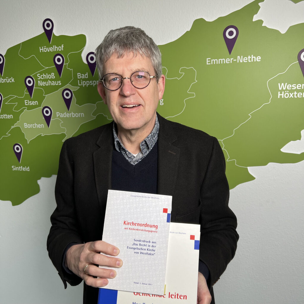 Superintendent Volker Neuhoff sieht im Amt der Presbyterin und des Presbyters ein großes Potential zum Mitwirken und Gestalten.Foto: Evangelischer Kirchenkreis Paderborn 