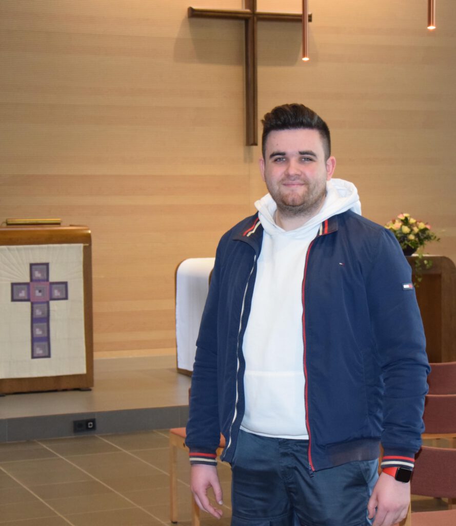 Marc Meglin hat der Kirche nochmal eine Chance gegeben und ist wieder in die Lukas-Gemeinde eingetreten.Foto: Jan Globacev