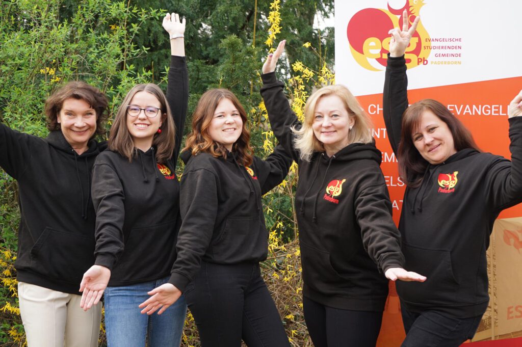 Das Team der ESG Paderborn lädt zu den Veranstaltungen im Sommersemester ein (v. l.) Pfarrerin Heidrun Greine, Johanna Schmidt, Lena Bartkowiak, Alexandra Schmidt und Natalja Keller.Foto: ESG Paderborn 