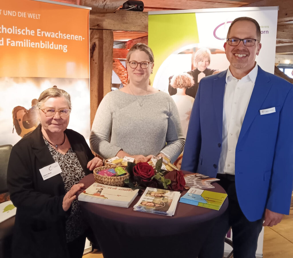 Ansprechpersonen der Kirchen bei der Hochzeitsmesse auf Gut Lippesee.